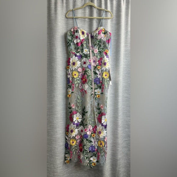 Mac Duggal Dresses & Skirts - Mac Duggal Floral Embroidered Sleeveless Bustier Gown Size 10